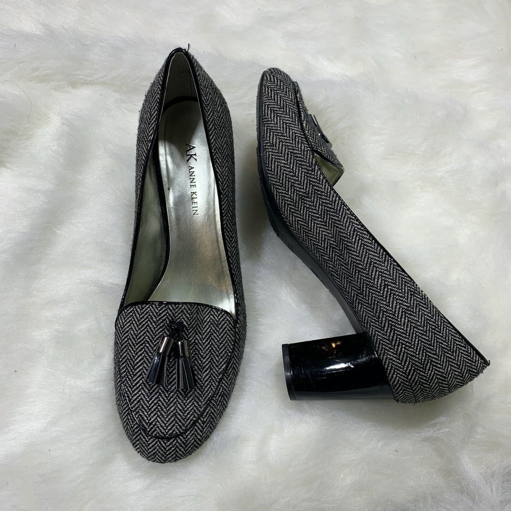 Anne Klein iflex Farley Fabric Tassel Pumps Sz 9